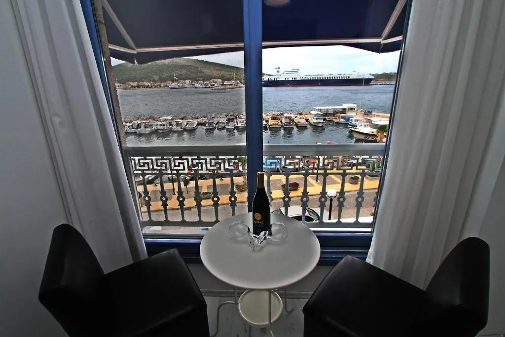 Konukevi Larimar Boutique Hotel Çeşme
